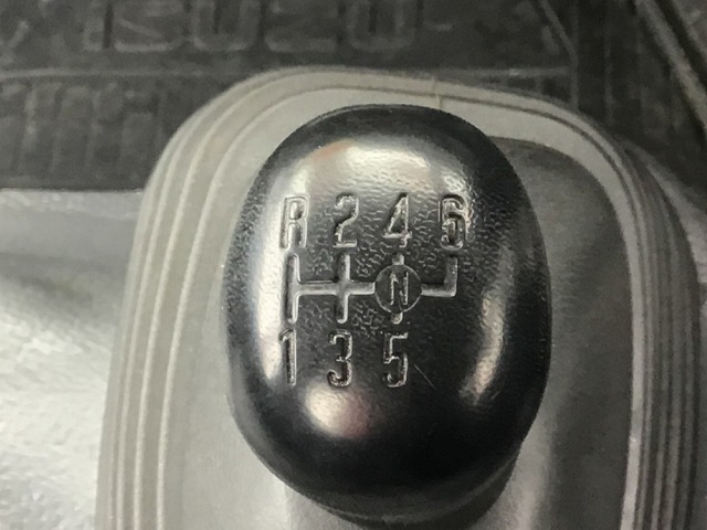 いすゞエルフクレーン4段小型（2t・3t）[写真07]