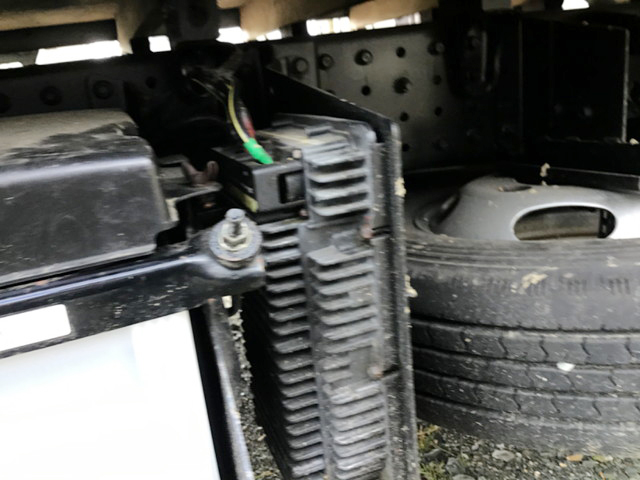 三菱ふそうキャンター平ボディ小型（2t・3t）[写真10]