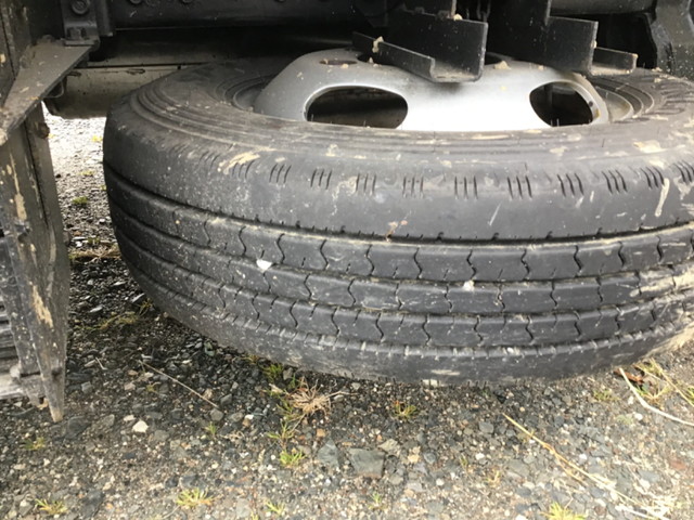 三菱ふそうキャンター平ボディ小型（2t・3t）[写真11]