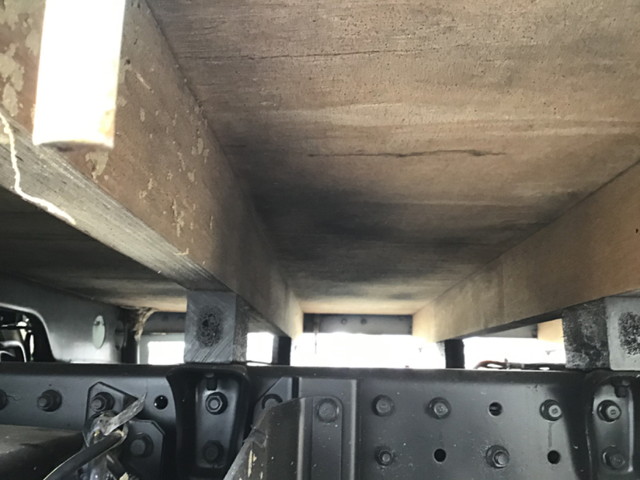 三菱ふそうキャンター平ボディ小型（2t・3t）[写真13]