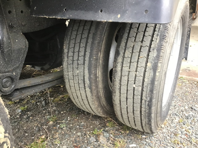 三菱ふそうキャンター平ボディ小型（2t・3t）[写真15]