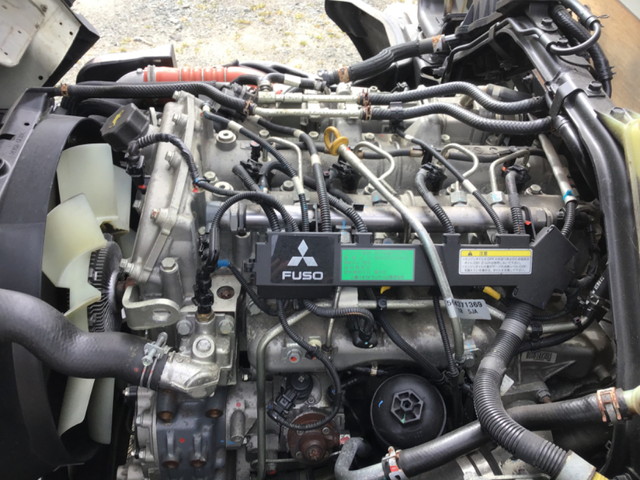 三菱ふそうキャンター平ボディ小型（2t・3t）[写真16]