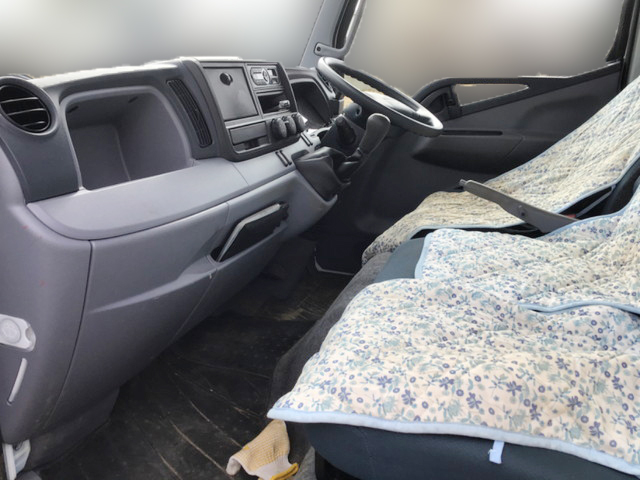 三菱ふそうキャンター平ボディ小型（2t・3t）[写真19]