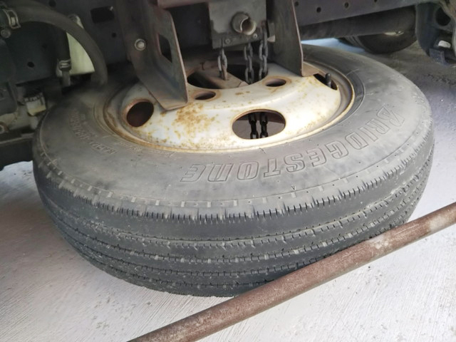 日野デュトロ平ボディ小型（2t・3t）[写真10]