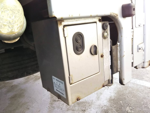 日野デュトロ平ボディ小型（2t・3t）[写真13]