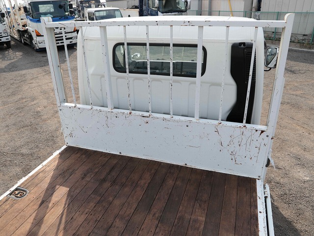 三菱ふそうキャンター平ボディ小型（2t・3t）[写真11]