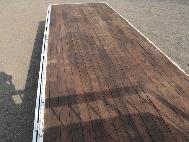 三菱ふそうキャンター平ボディ小型（2t・3t）[写真12]