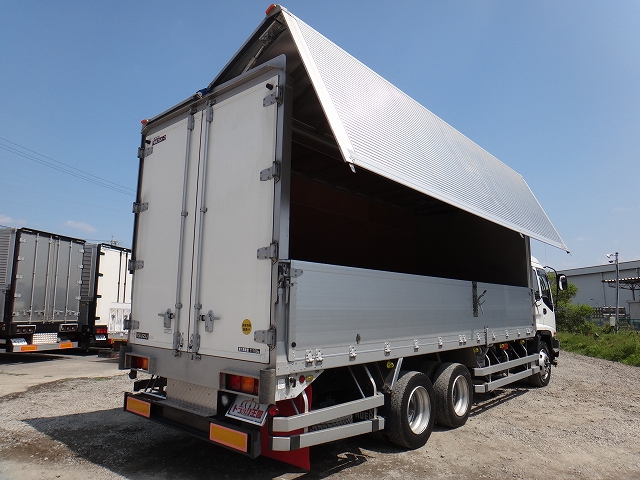 いすゞフォワードアルミウイング増トン（6t・8t）[写真02]