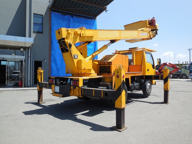 いすゞエルフ高所作業車小型（2t・3t）[写真02]