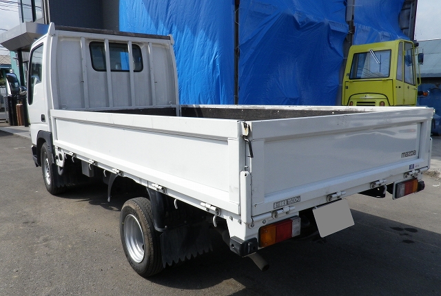 マツダタイタンダッシュ平ボディ小型（2t・3t）[写真02]