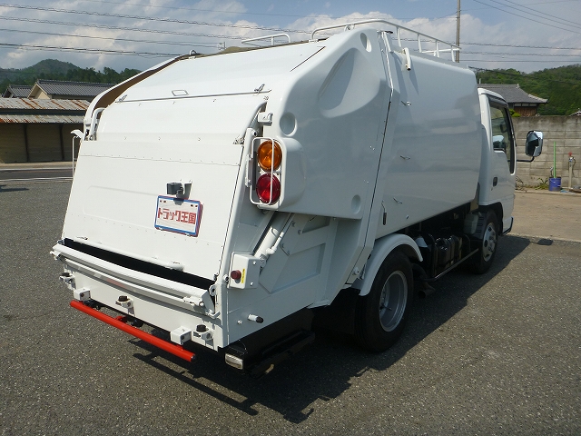 いすゞエルフパッカー車（塵芥車）小型（2t・3t）[写真02]