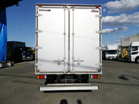 いすゞエルフアルミバン小型（2t・3t）[写真02]