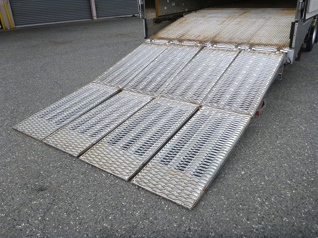 三菱ふそうスーパーグレートアルミウイング大型（10t）[写真02]