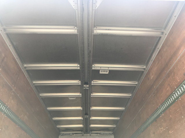 三菱ふそうファイターアルミウイング中型（4t）[写真16]