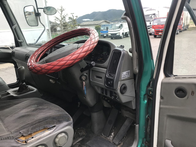 三菱ふそうファイターアルミウイング中型（4t）[写真35]