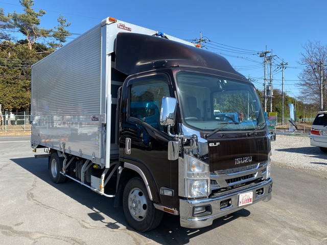 いすゞエルフアルミウイング小型（2t・3t）[写真03]