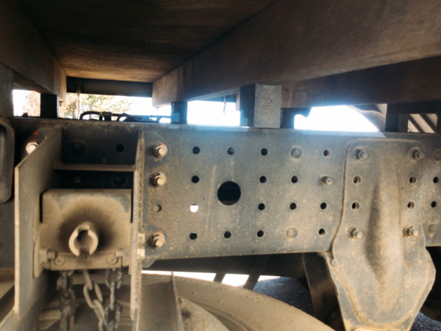 三菱ふそうキャンター平ボディ小型（2t・3t）[写真12]