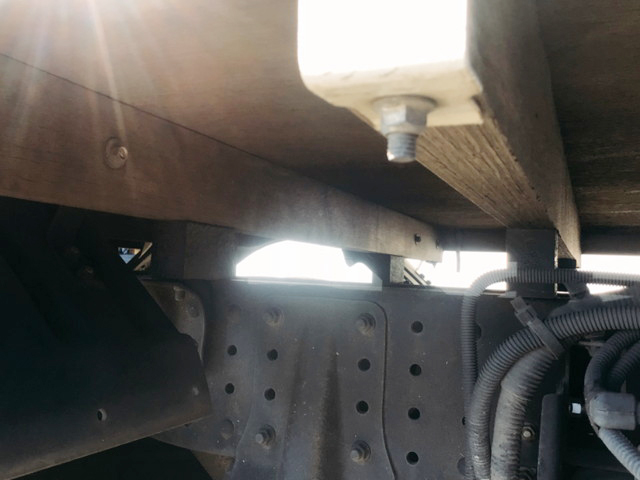 三菱ふそうキャンター平ボディ小型（2t・3t）[写真13]