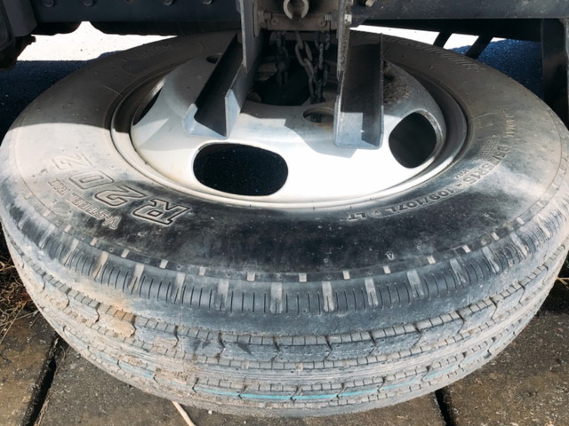 三菱ふそうキャンター平ボディ小型（2t・3t）[写真14]