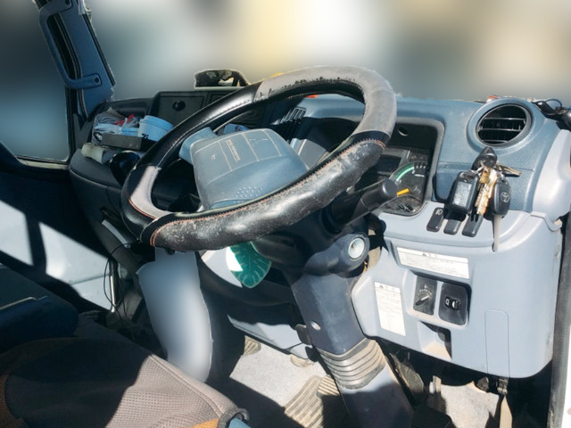 三菱ふそうキャンター平ボディ小型（2t・3t）[写真23]