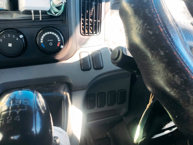 三菱ふそうキャンター平ボディ小型（2t・3t）[写真25]