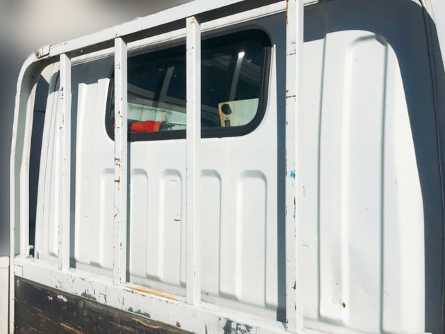 三菱ふそうキャンター平ボディ小型（2t・3t）[写真06]