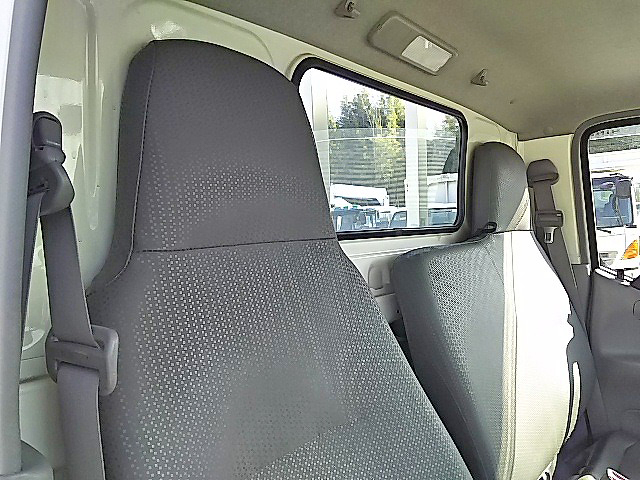 日野デュトロ平ボディ小型（2t・3t）[写真17]