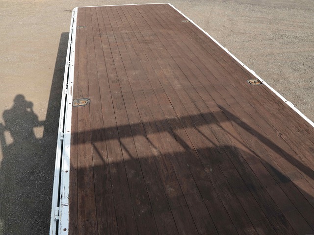 三菱ふそうキャンター平ボディ小型（2t・3t）[写真11]