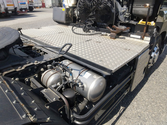 いすゞギガトレーラーヘッド（トラクターヘッド）大型（10t）[写真14]