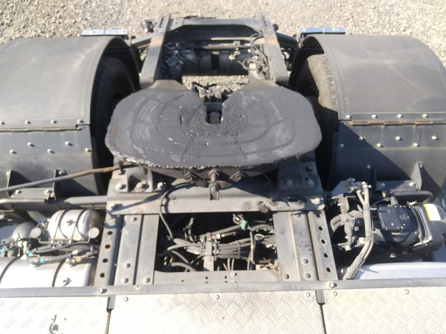 いすゞギガトレーラーヘッド（トラクターヘッド）大型（10t）[写真15]