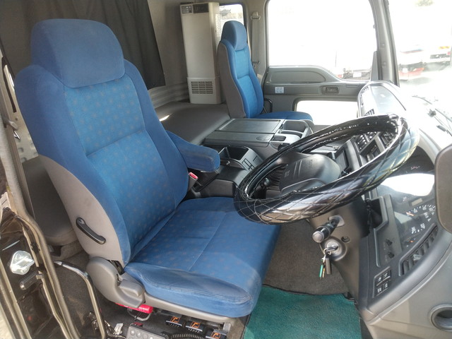 いすゞギガトレーラーヘッド（トラクターヘッド）大型（10t）[写真31]