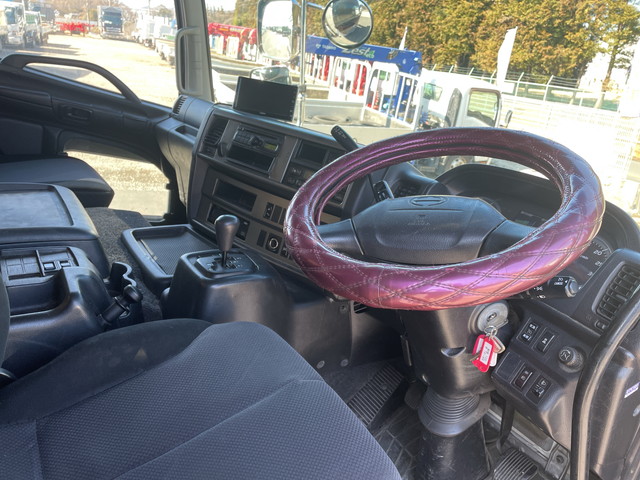 日野プロフィアトレーラーヘッド（トラクターヘッド）大型（10t）[写真27]