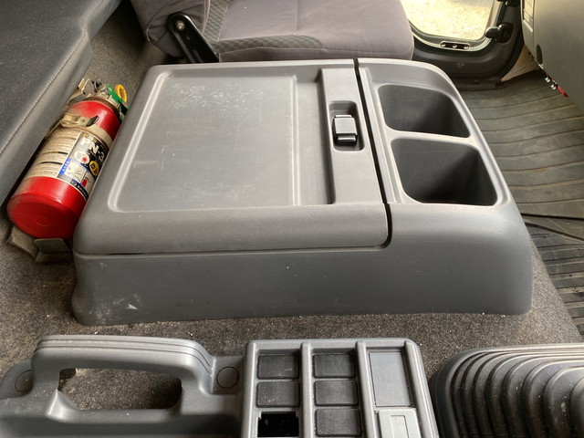 いすゞフォワードアルミウイング中型（4t）[写真33]