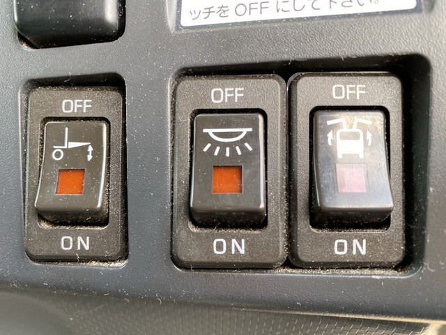 いすゞフォワードアルミウイング中型（4t）[写真34]