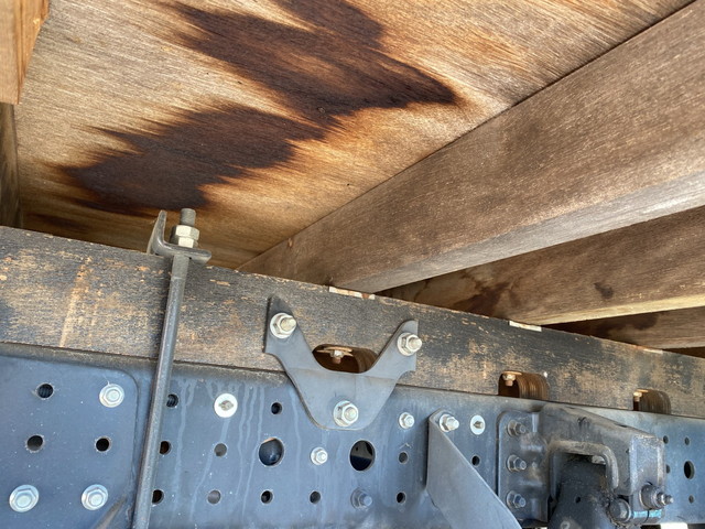 三菱ふそうキャンター平ボディ小型（2t・3t）[写真15]