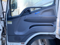 三菱ふそうキャンター平ボディ小型（2t・3t）[写真24]