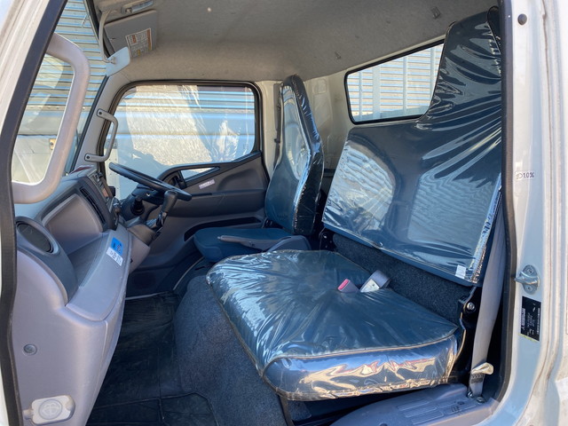 三菱ふそうキャンター平ボディ小型（2t・3t）[写真25]