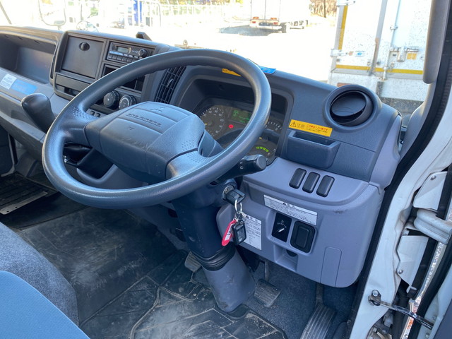 三菱ふそうキャンター平ボディ小型（2t・3t）[写真29]