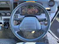 三菱ふそうキャンター平ボディ小型（2t・3t）[写真32]