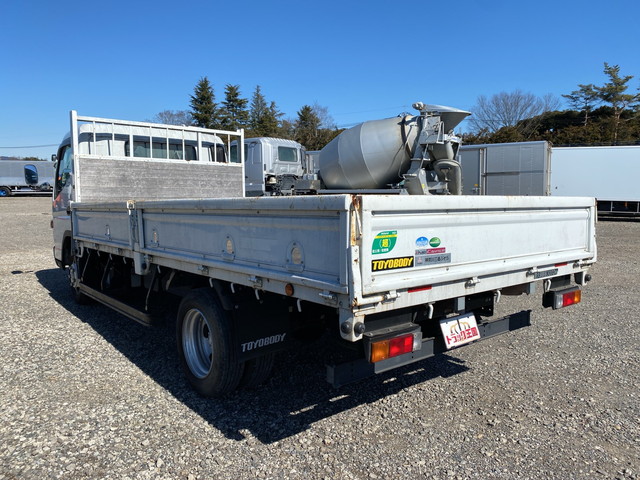 三菱ふそうキャンター平ボディ小型（2t・3t）[写真04]