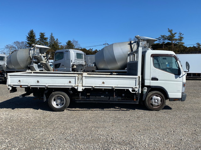 三菱ふそうキャンター平ボディ小型（2t・3t）[写真06]