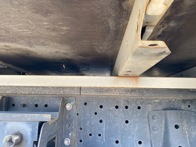 日野デュトロ平ボディ小型（2t・3t）[写真15]