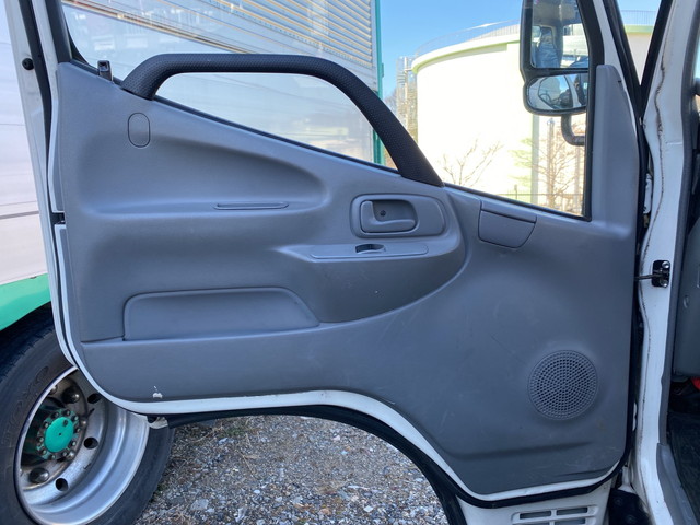 日野デュトロ平ボディ小型（2t・3t）[写真23]