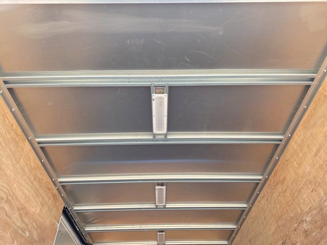 三菱ふそうキャンターアルミバン小型（2t・3t）[写真13]