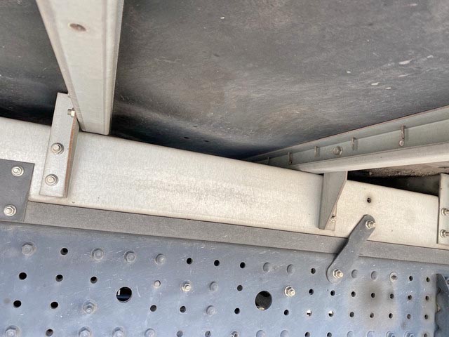 三菱ふそうキャンターアルミバン小型（2t・3t）[写真23]