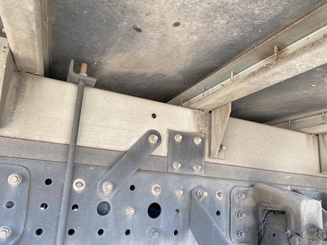 三菱ふそうキャンターアルミバン小型（2t・3t）[写真25]