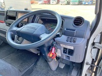 三菱ふそうキャンターアルミバン小型（2t・3t）[写真36]