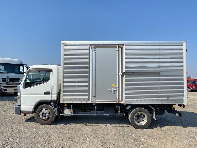 三菱ふそうキャンターアルミバン小型（2t・3t）[写真05]