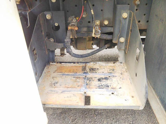 いすゞエルフ穴掘建柱車小型（2t・3t）[写真20]