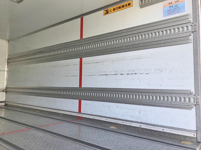 日野レンジャー冷凍車（冷蔵車）中型（4t）[写真13]